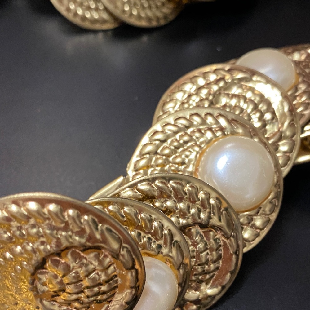 Elegant vintage Gold disk and Pearl Women's 36” stretchable belt - Picture 9 of 16